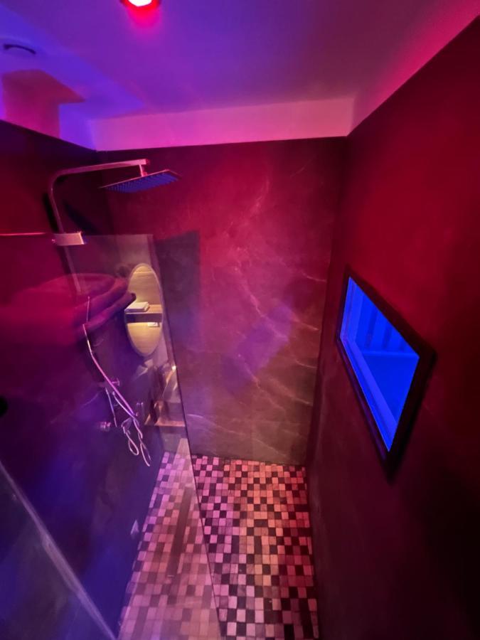 Appartement Chic & Jacuzzi à Givors Extérieur photo