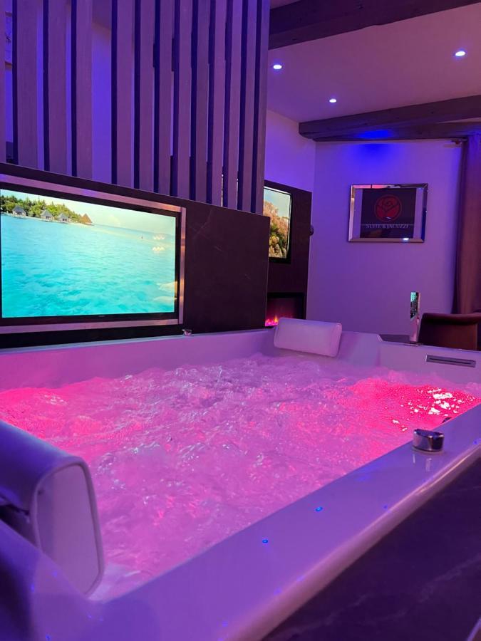 Appartement Chic & Jacuzzi à Givors Extérieur photo